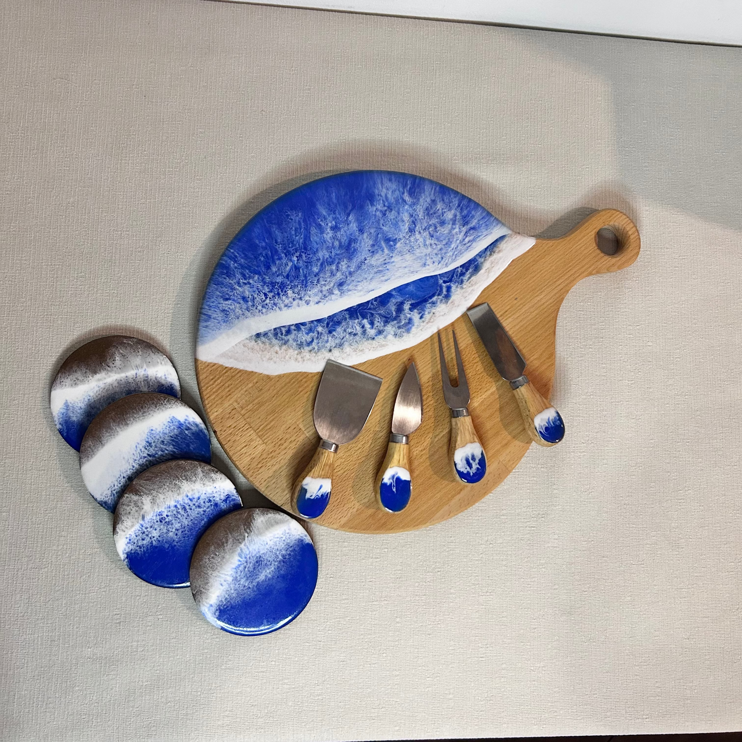 Set platou rotund cu maner, accesorii, valuri, ideal pentru cadou, decor, branzeturi, aperitive