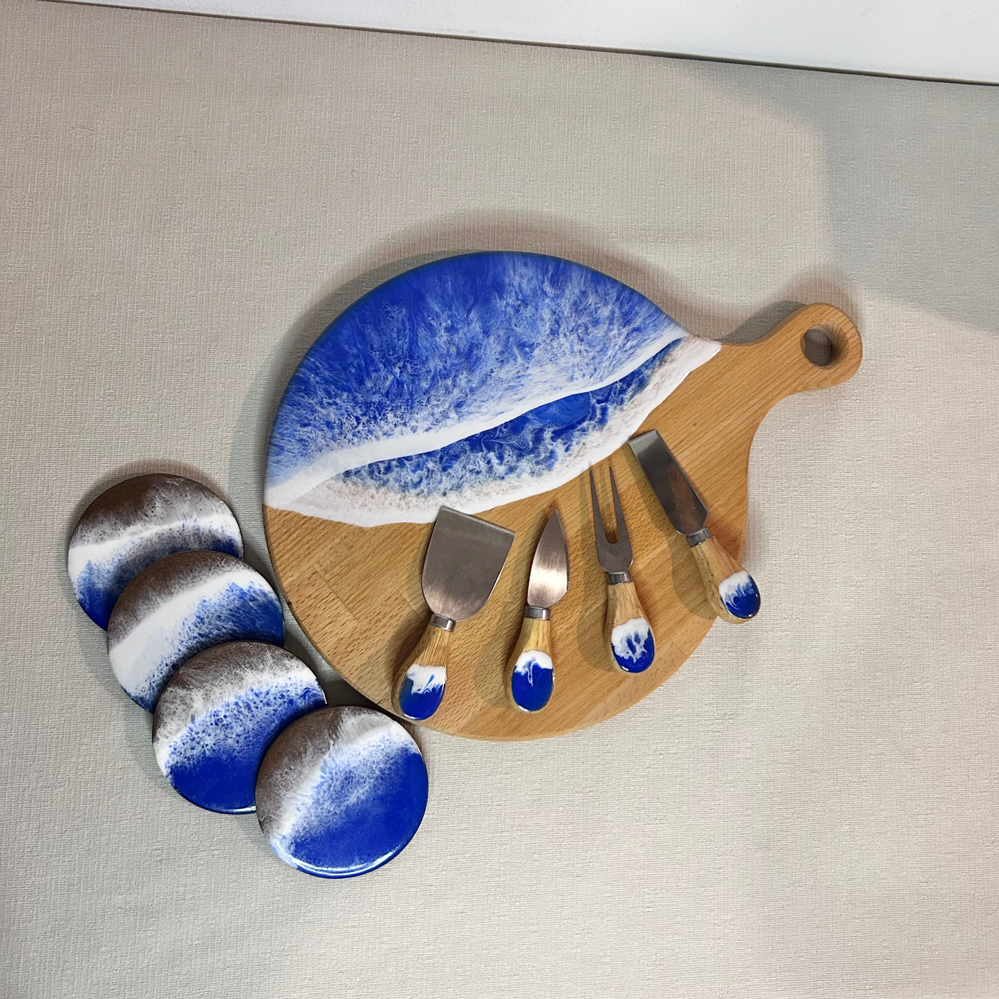 Set platou rotund cu maner, accesorii, valuri, ideal pentru cadou, decor, branzeturi, aperitive