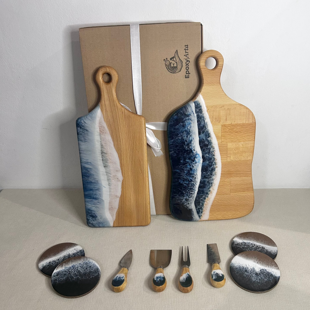 Set 2 platou dreptunghiular cu maner, suporturi de pahare si cutite pentru branzeturi cu rasina epoxidica, efect ocean albastru inchis