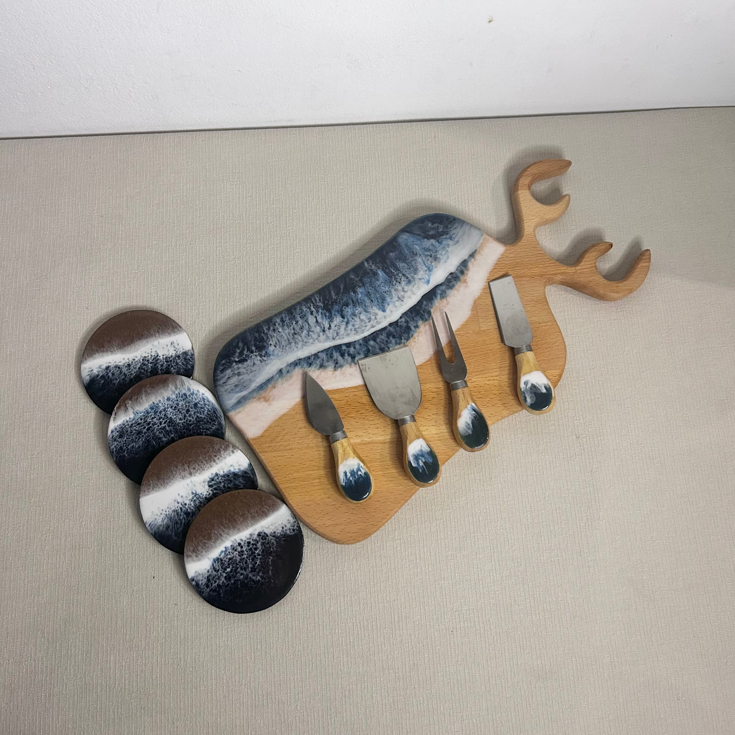Set platou dreptunghiular cerb, cu accesorii, valuri, ideal pentru cadou, decor, branzeturi, aperitive