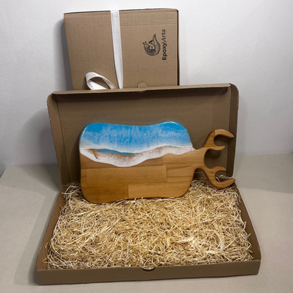 Platou / tocator dreptunghiular cerb decorativ din lemn de fag cu rasina epoxidica, efect ocean albastru deschis. Personalizata cu un mesaj ales de tine - epoxyarta.ro
