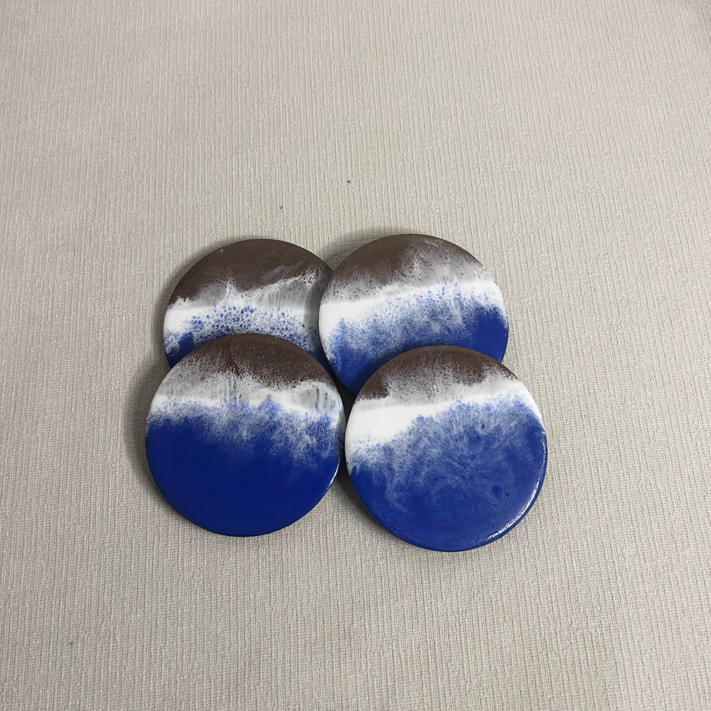 Set suport pahare cu rasina epoxidica, efect ocean - epoxyarta.ro
