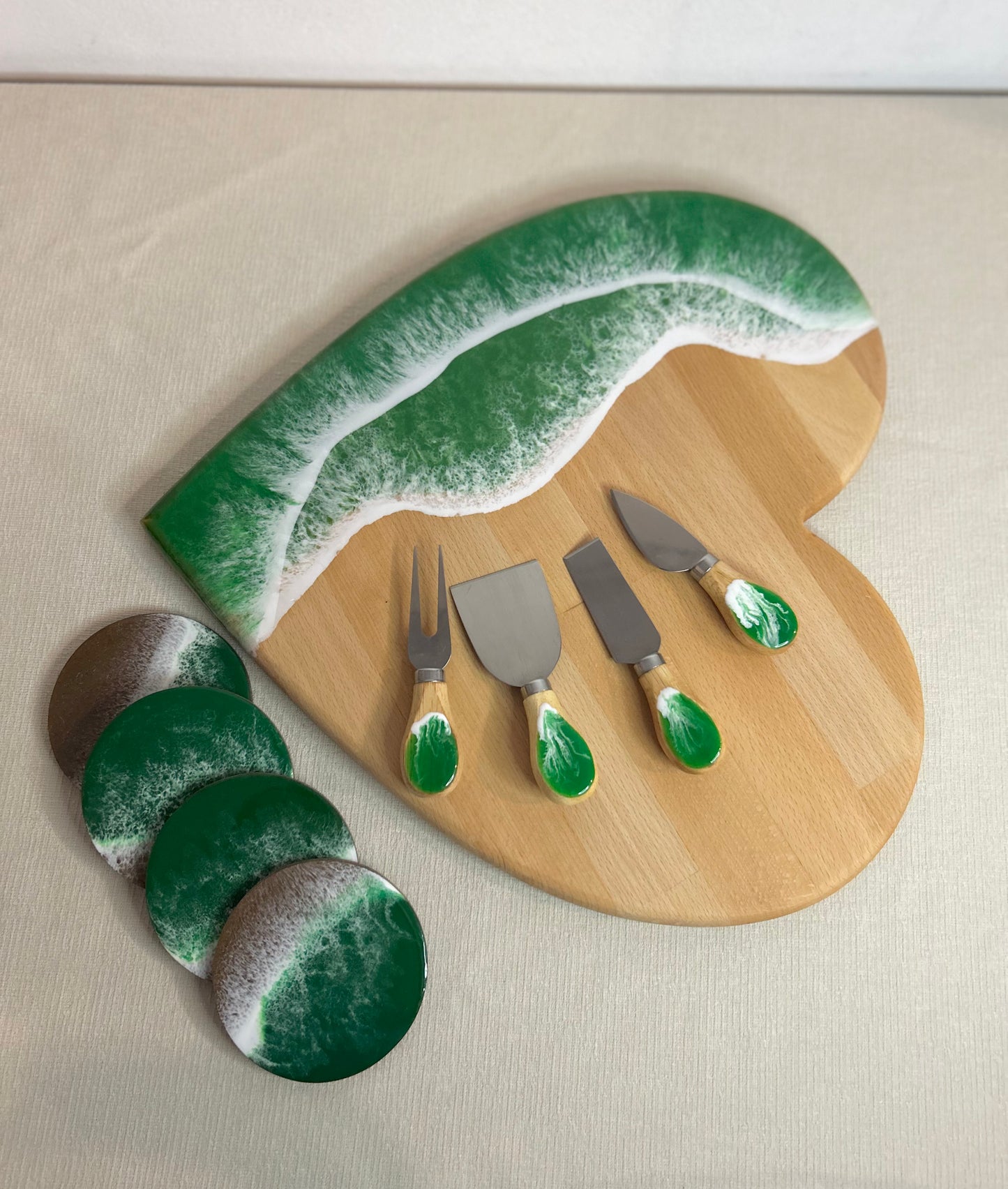 Set platou inimioara cu accesorii, valuri, ideal pentru cadou, decor, branzeturi, aperitive