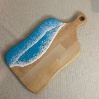 Platou / tocator dreptunghiular cu maner din lemn, cu valuri, ideal pentru cadou, decor, branzeturi, aperitive