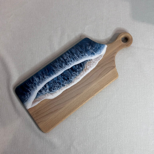 Platou / tocator dreptunghiular cu maner din lemn, cu valuri, ideal pentru cadou, decor, branzeturi, aperitive