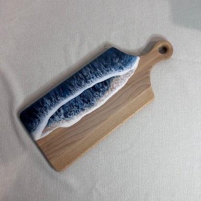 Platou / tocator de servire dreptunghiular cu maner din lemn, cu valuri, ideal pentru cadou, decor, branzeturi, aperitive
